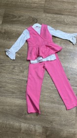 طقم زهري مع قميص أبيض