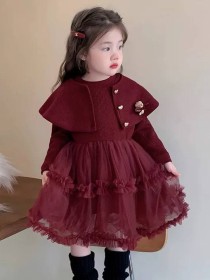 فستان مبطن مع شال الدب