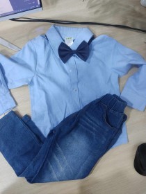 طقم قميص مع بنطلون جينز وببيونة