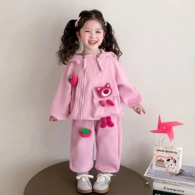 طقم دب الفراولة