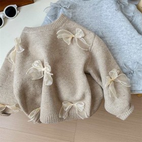 بلوزة ببيونات