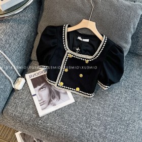 طقم اسود شورت ب أزرار ذهبي