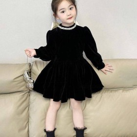 فستان اسود مخمل فيونكة بالخلف