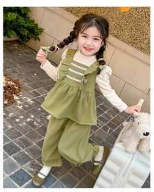 طقم أخضر 3 خطوط دانتيل ع الصدر