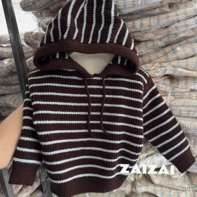 بلوزة صوف بني مخطط