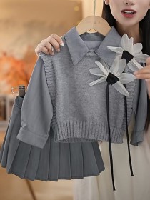 طقم رمادي وردة ع الفيست