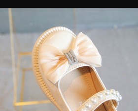 حذاء بفيونكة ايفوري