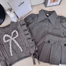 طقم 3قطع رمادي ببيونة