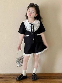 طقم أسود كلاسيكي