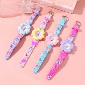 ساعة الوردة والفراشة