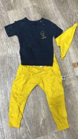 طقم تيشيرت مع بنطلون أصفر وطاقية