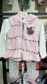 طقم شتوي 3 قطع فيست زهري فرو مع بنطلون قلوب