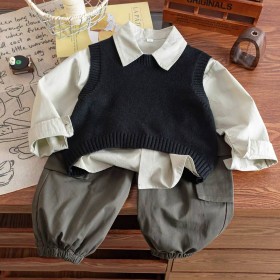 طقم مميز فيست اسود وقميص ساده