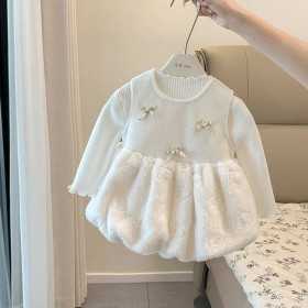 فستان فرو ناعم ابيض