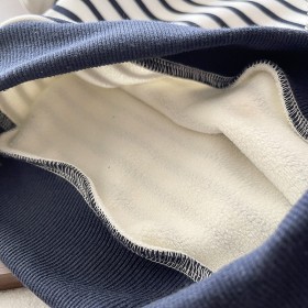 طقم ولادي بلوزة مخططة زرافة