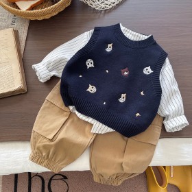 طقم فيست مطرز قطط