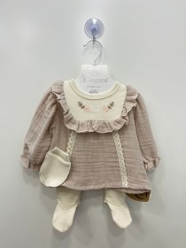 طقم قبة مطرزة 2099